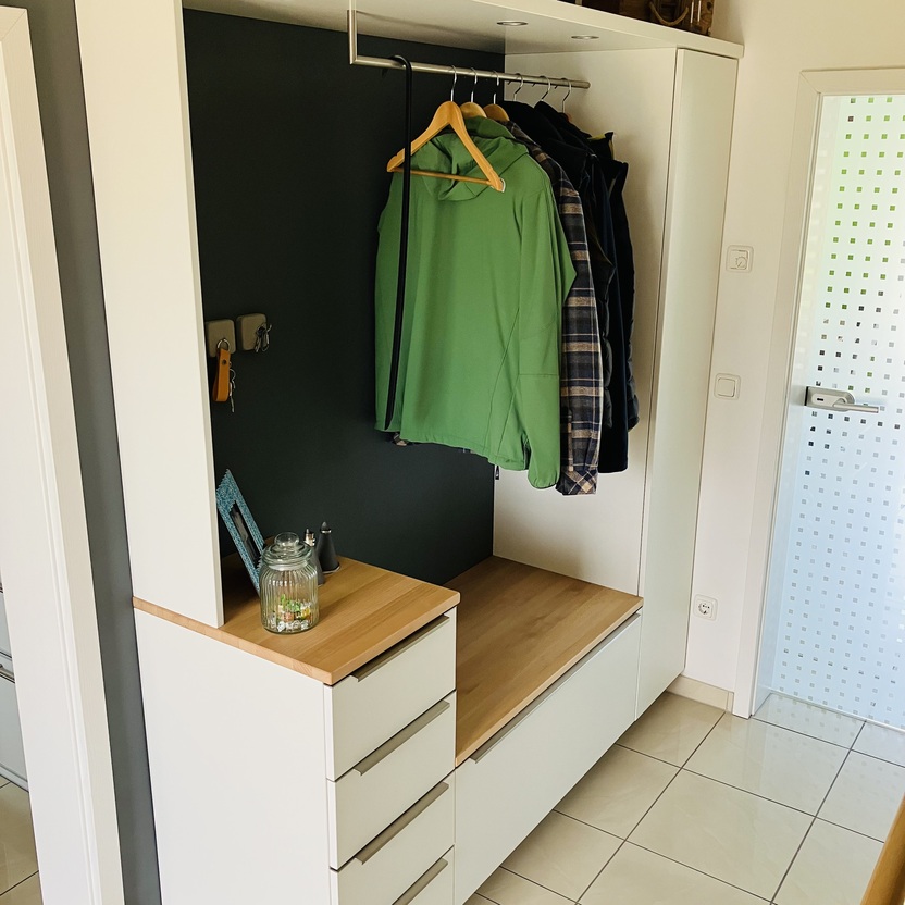 Garderobe weiß, Ablage Buche geölt